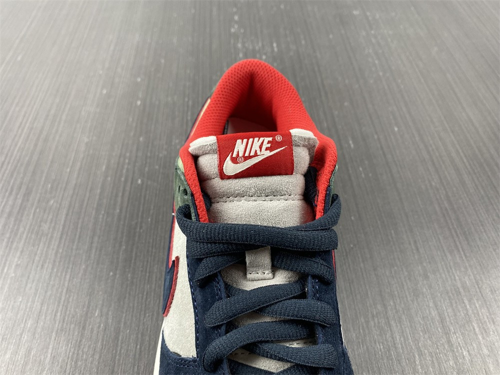 Otomo Katsuhiro x Nike SB Dunk Low Steamboy OST LF0039-004