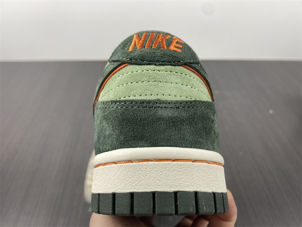 Otomo Katsuhiro x Nike SB Dunk Low Steamboy OST LF0039-007