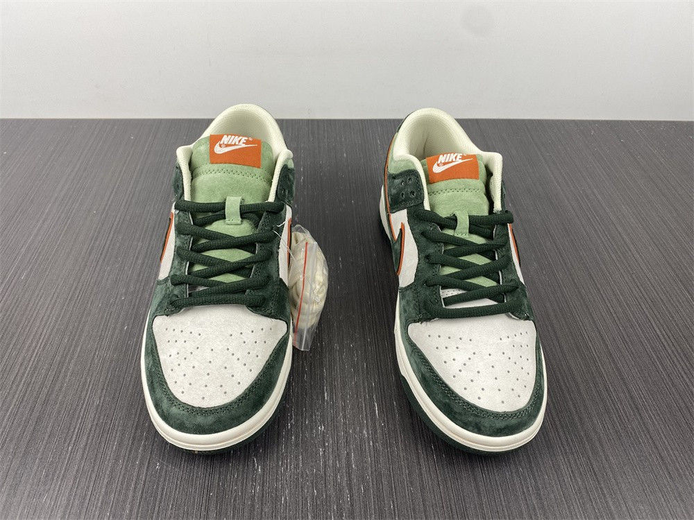 Otomo Katsuhiro x Nike SB Dunk Low Steamboy OST LF0039-007