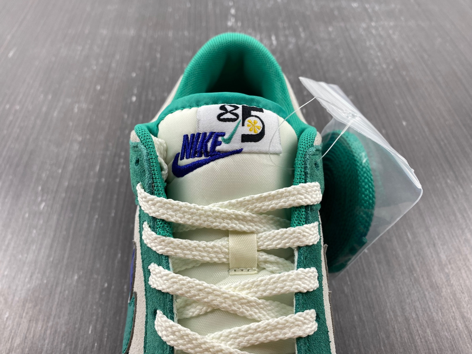 Nike Dunk Low SE “85” DO9457-101