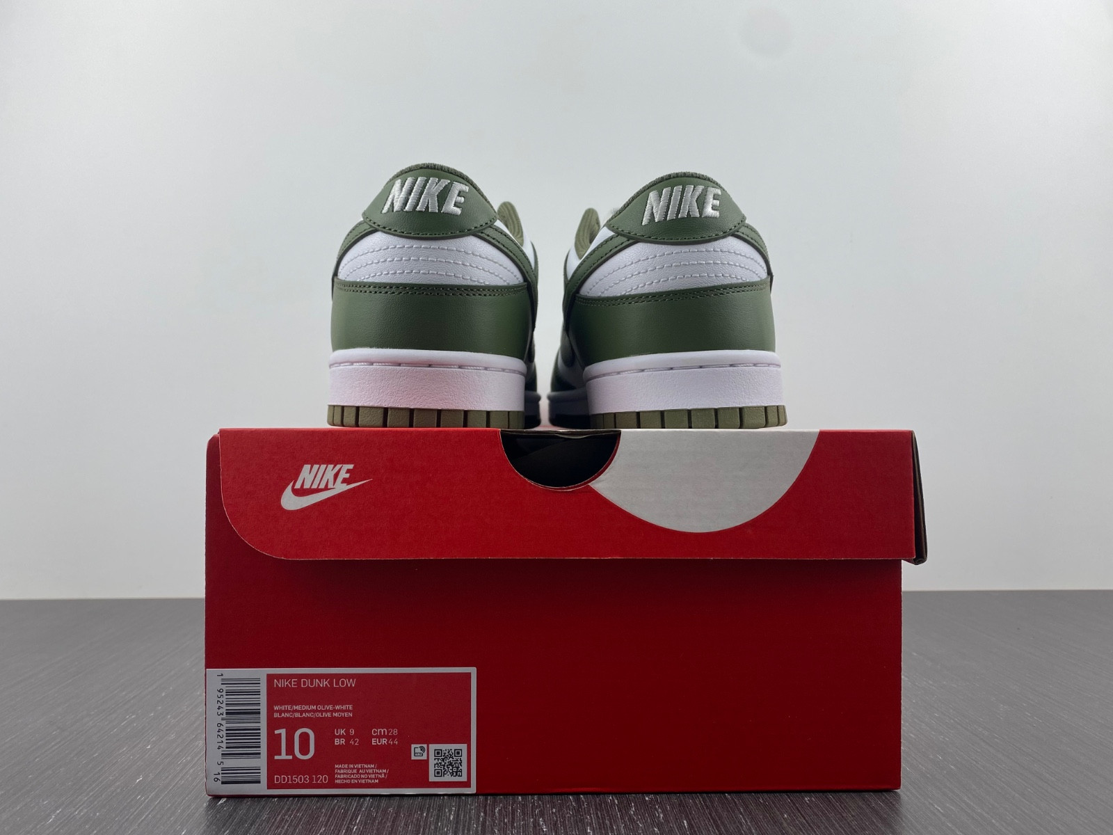 Nike Dunk Low WMNS “Medium Olive” DD1503-120