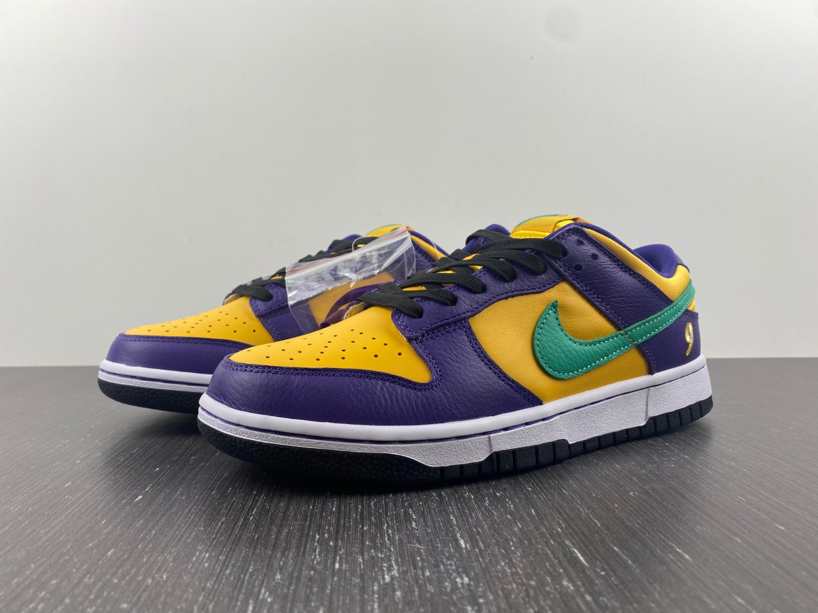 Nike Dunk Low “Lisa Leslie” DO9581-500