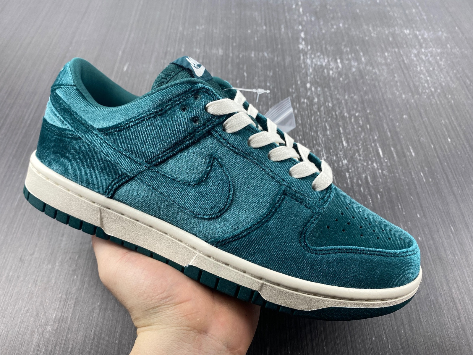 Nike Dunk Low Velvet Teal (W) DZ5224-300