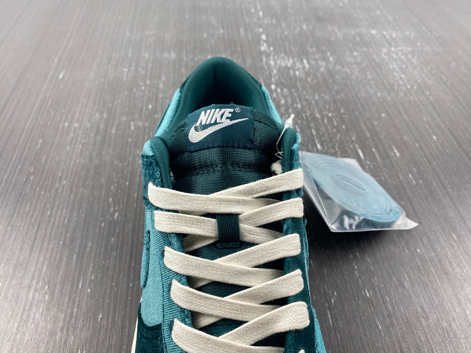 Nike Dunk Low Velvet Teal (W) DZ5224-300