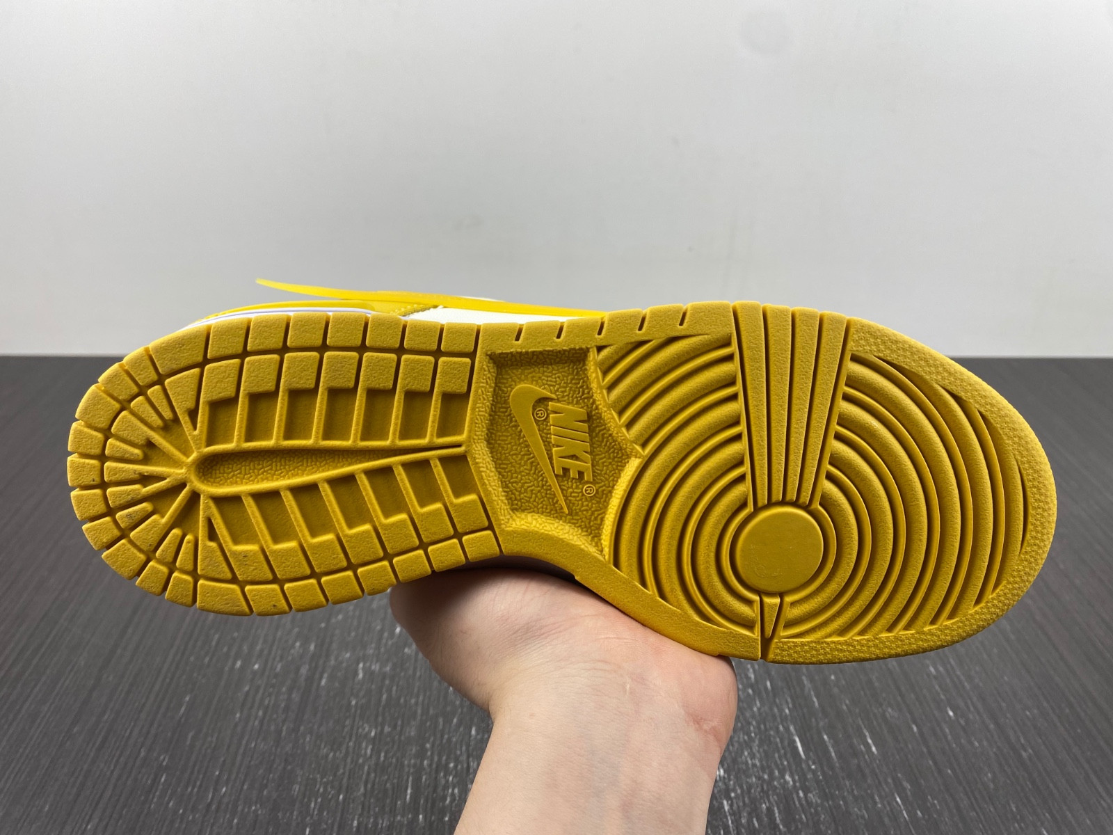 Nike Dunk Low Twist “Vivid Sulfur” DZ2794-100