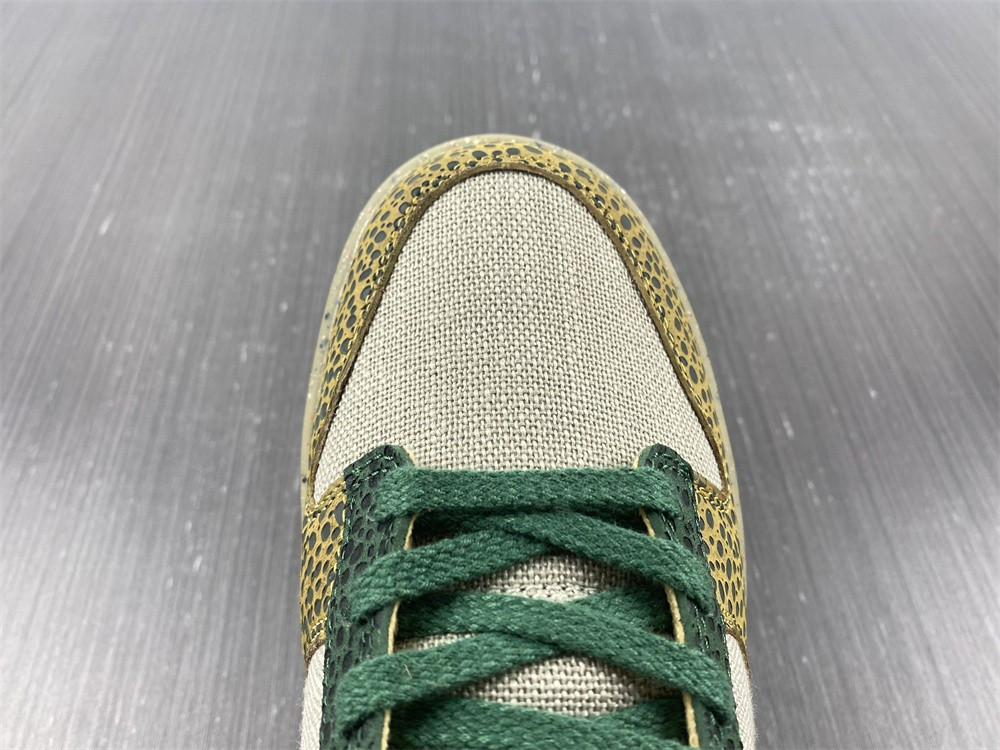 Nike Dunk Low “Safari” DX2654-200