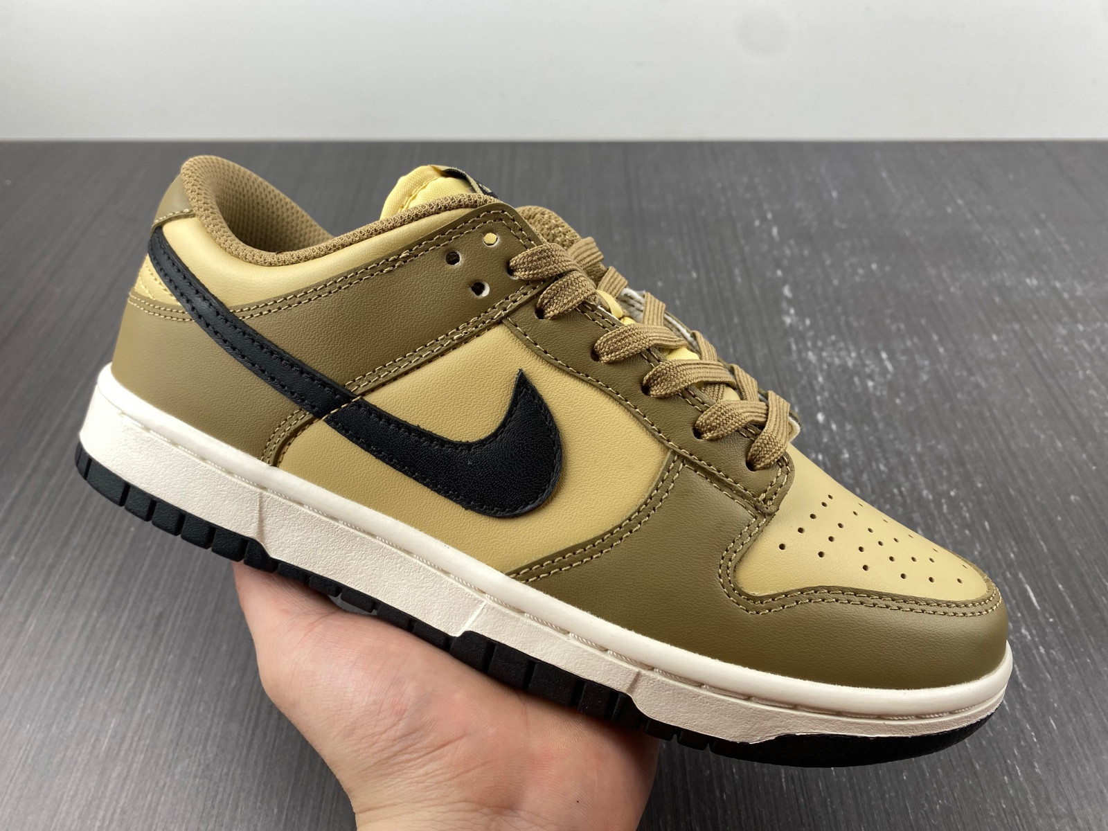 Nike Dunk Low “Dark Driftwood” DD1503-200