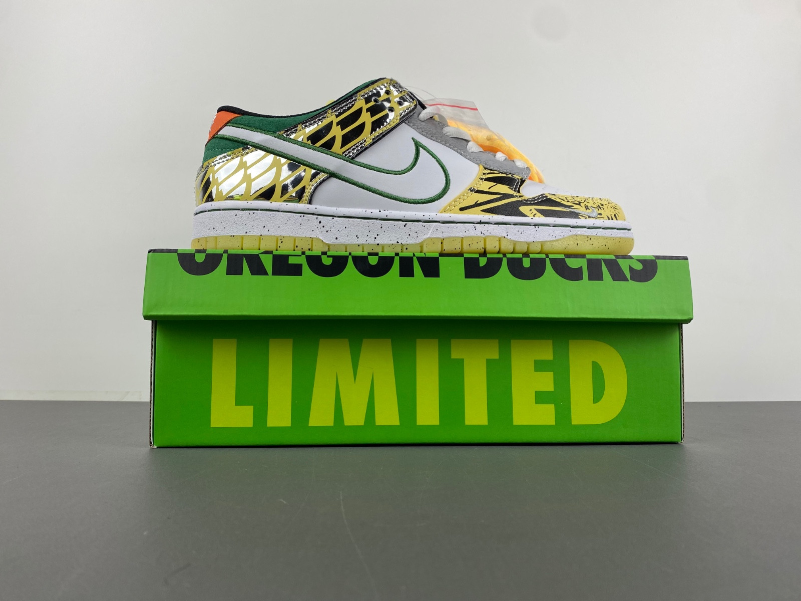 Division Street x Nike Dunk Low “What The Duck” (Away) HV1454-100