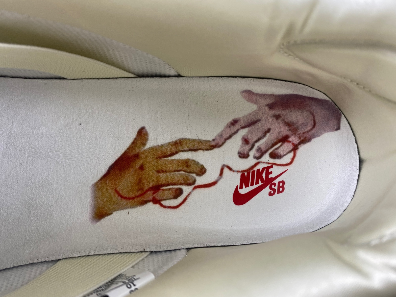 Nike SB Dunk Low “City of Love” FZ5654-100