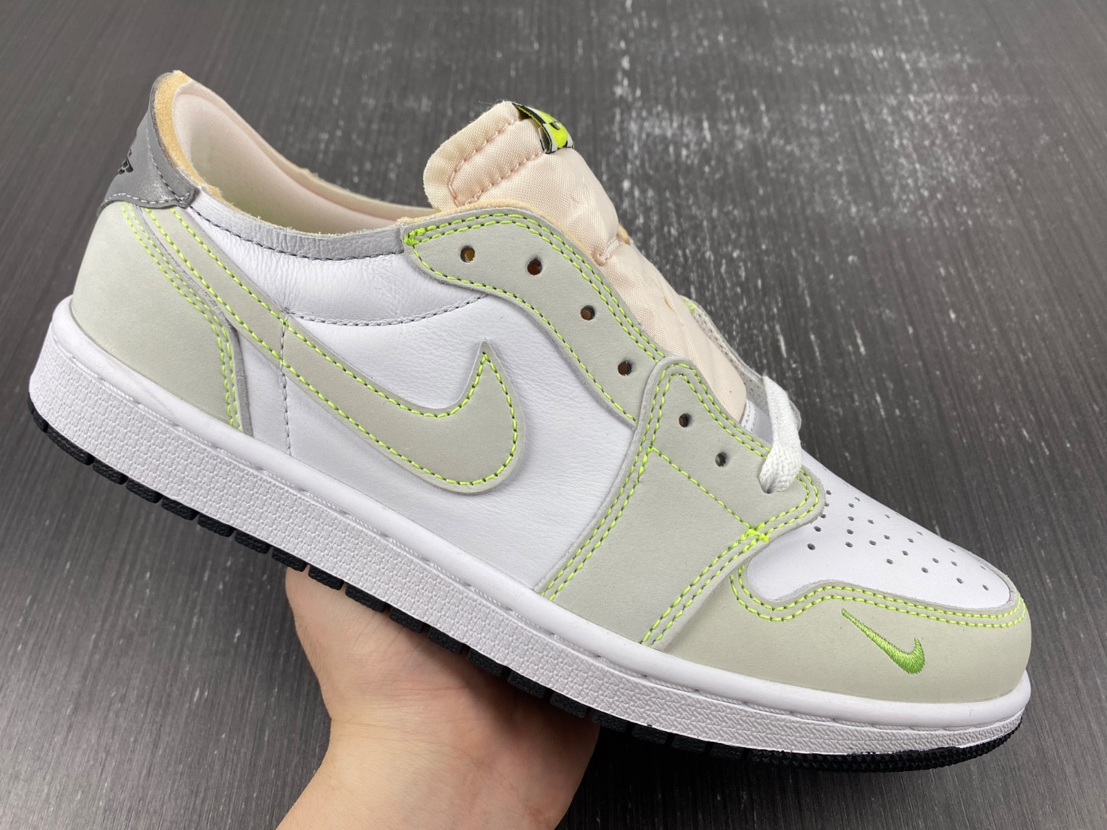Jordan 1 Retro Low White Ghost Green Black  DM7837-103