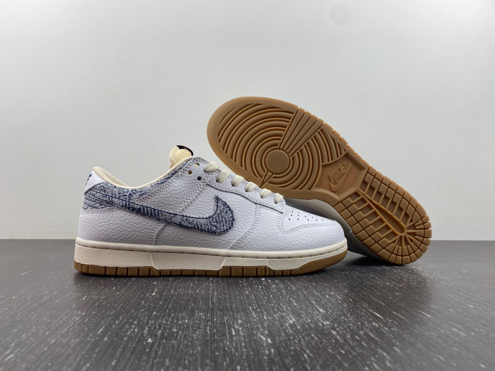 Nike Dunk Low “Washed Denim” FN6881-100