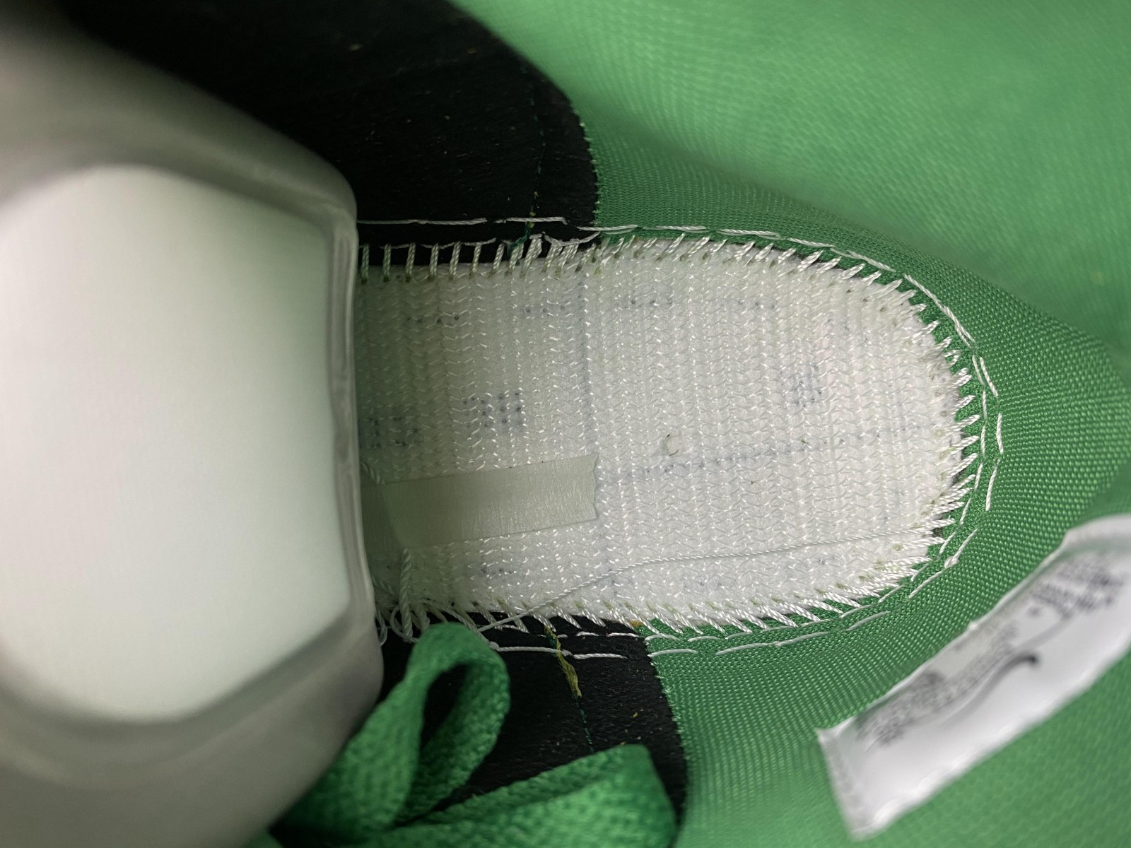 Supreme x Nike SB Dunk High “By Any Means” DN3741-700