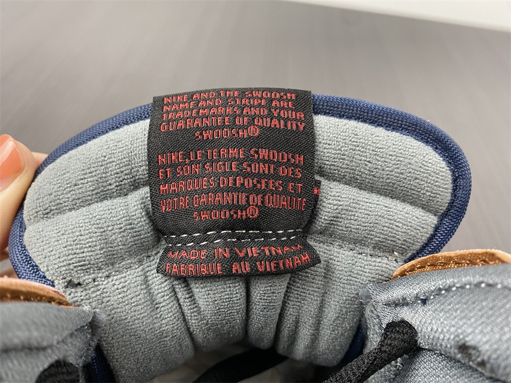 Gundam x Nike SB Dunk High DH7717-400