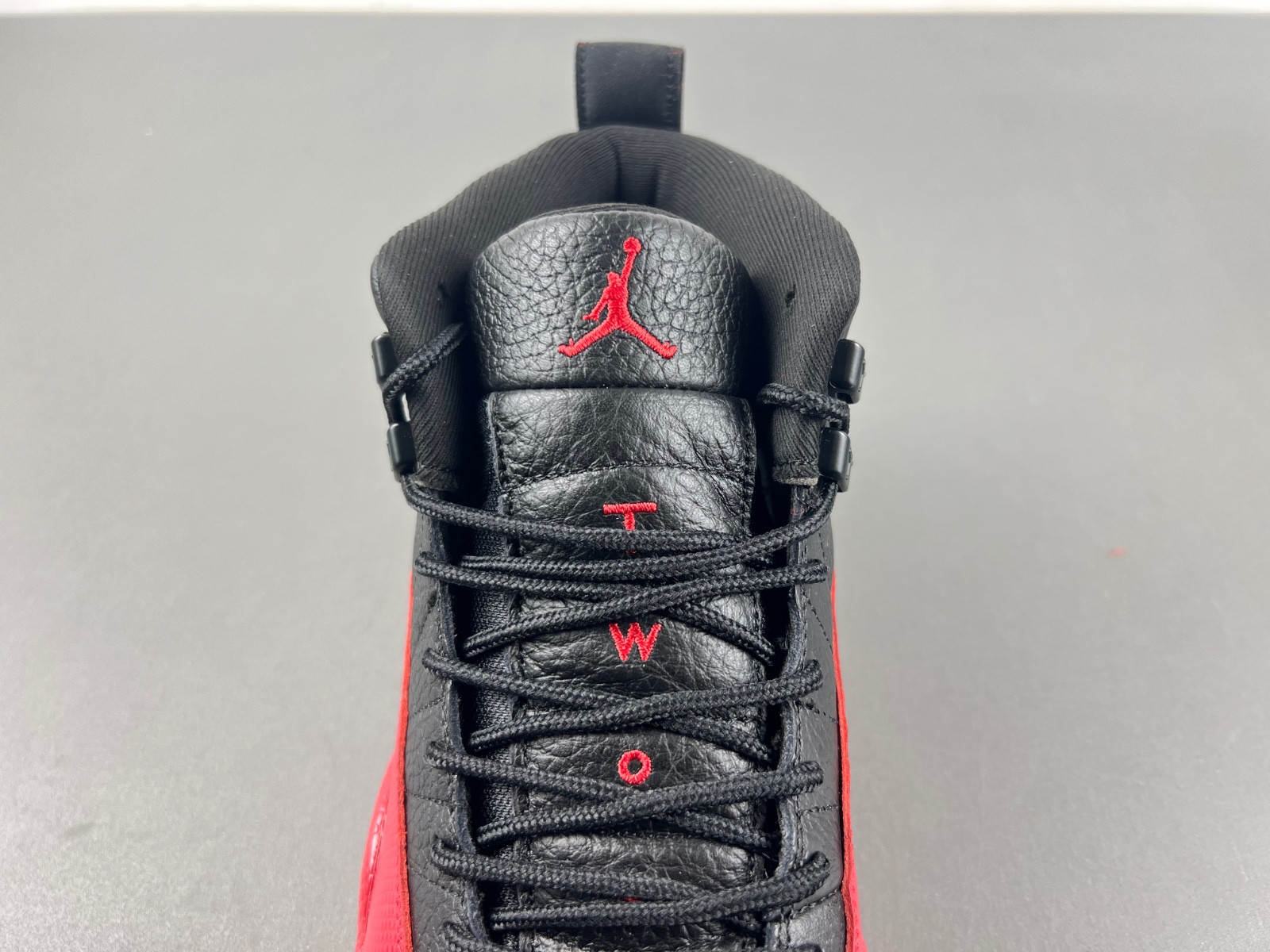 AIR JORDAN 12 “FLU GAME” 2025 CT8013-002