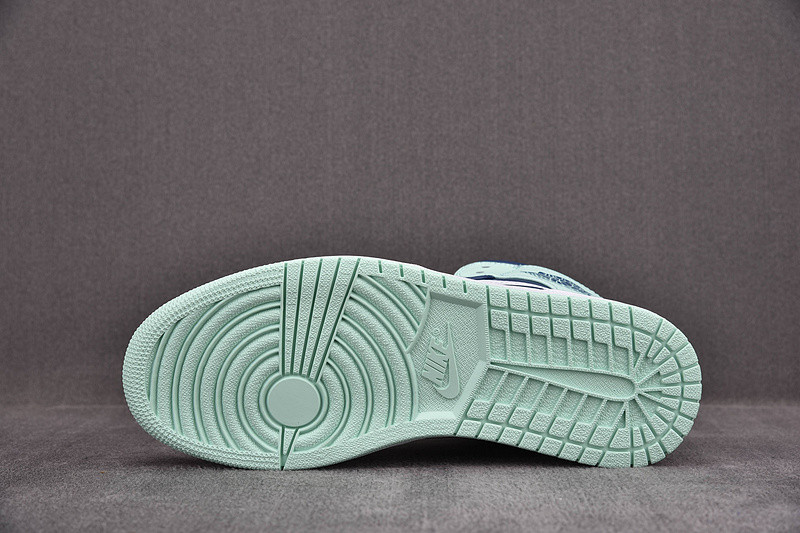 Air Jordan 1 Mid “Blue Mint” 554724-413