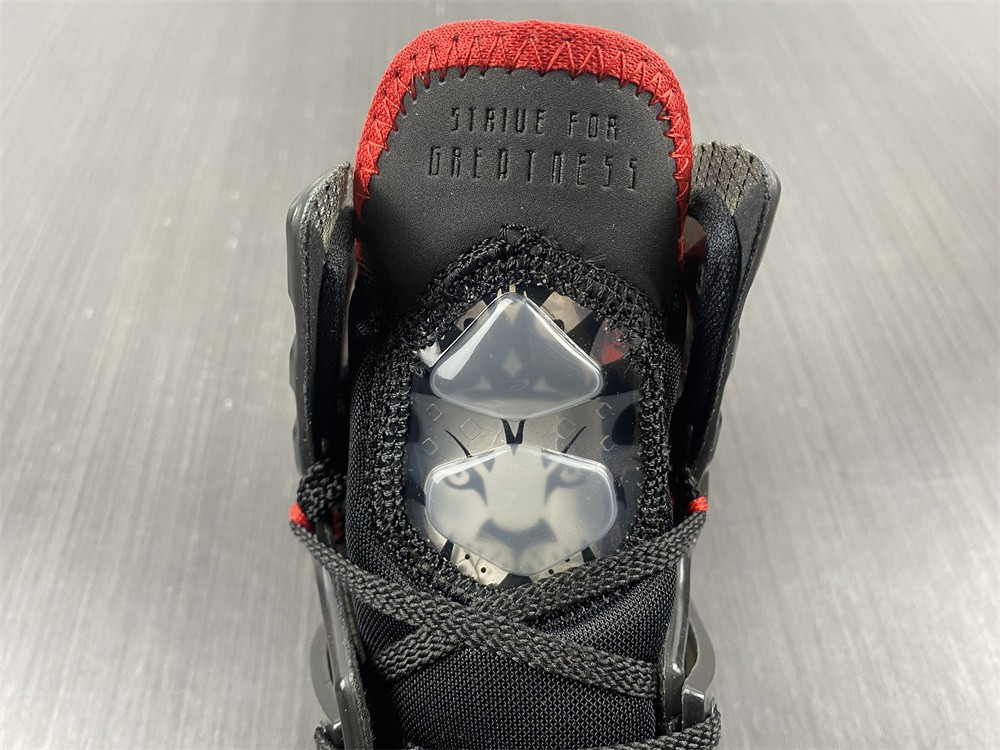Nike LeBron 19 “Bred” CZ0203-001