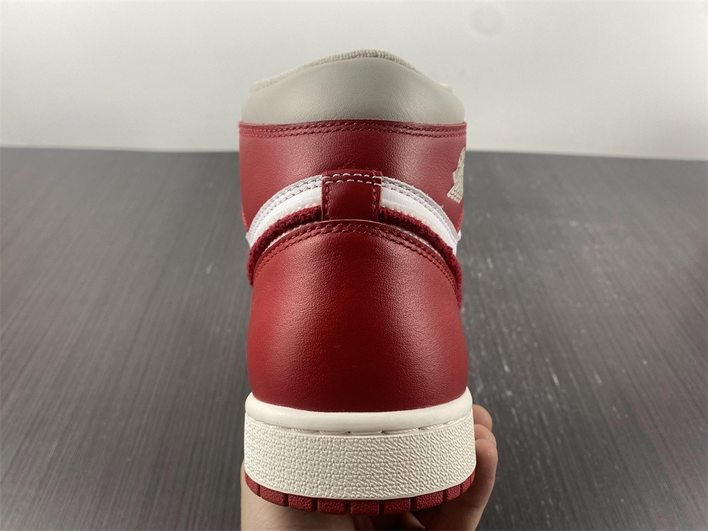 Air Jordan 1 High OG WMNS “Newstalgia” DJ4891-061