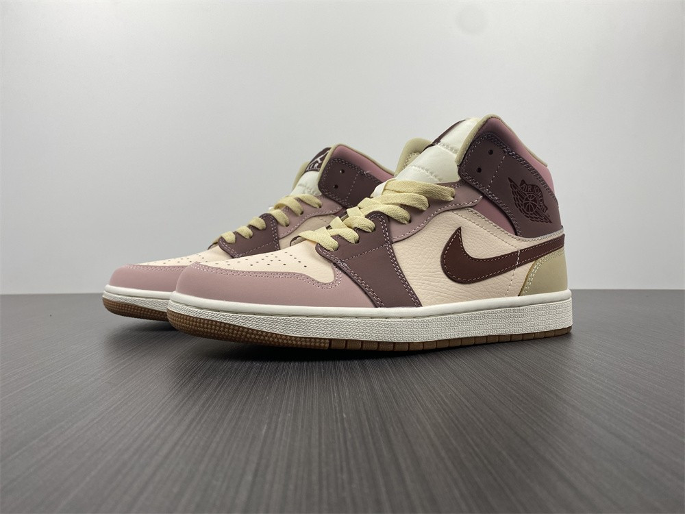 Nike Air Jordan 1 Mid DO7440-821