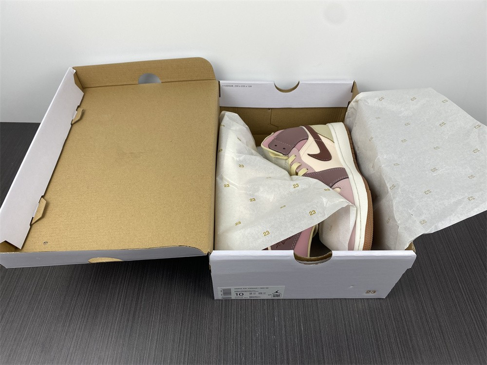 Nike Air Jordan 1 Mid DO7440-821