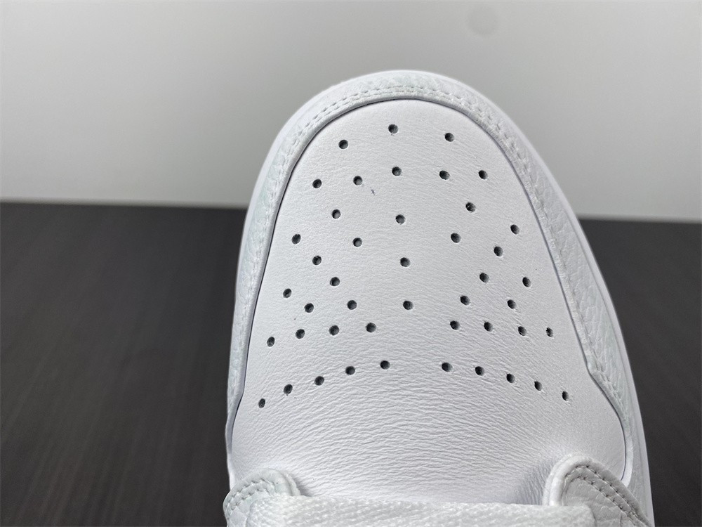 Air Jordan 1 Low “white green” 553558-130