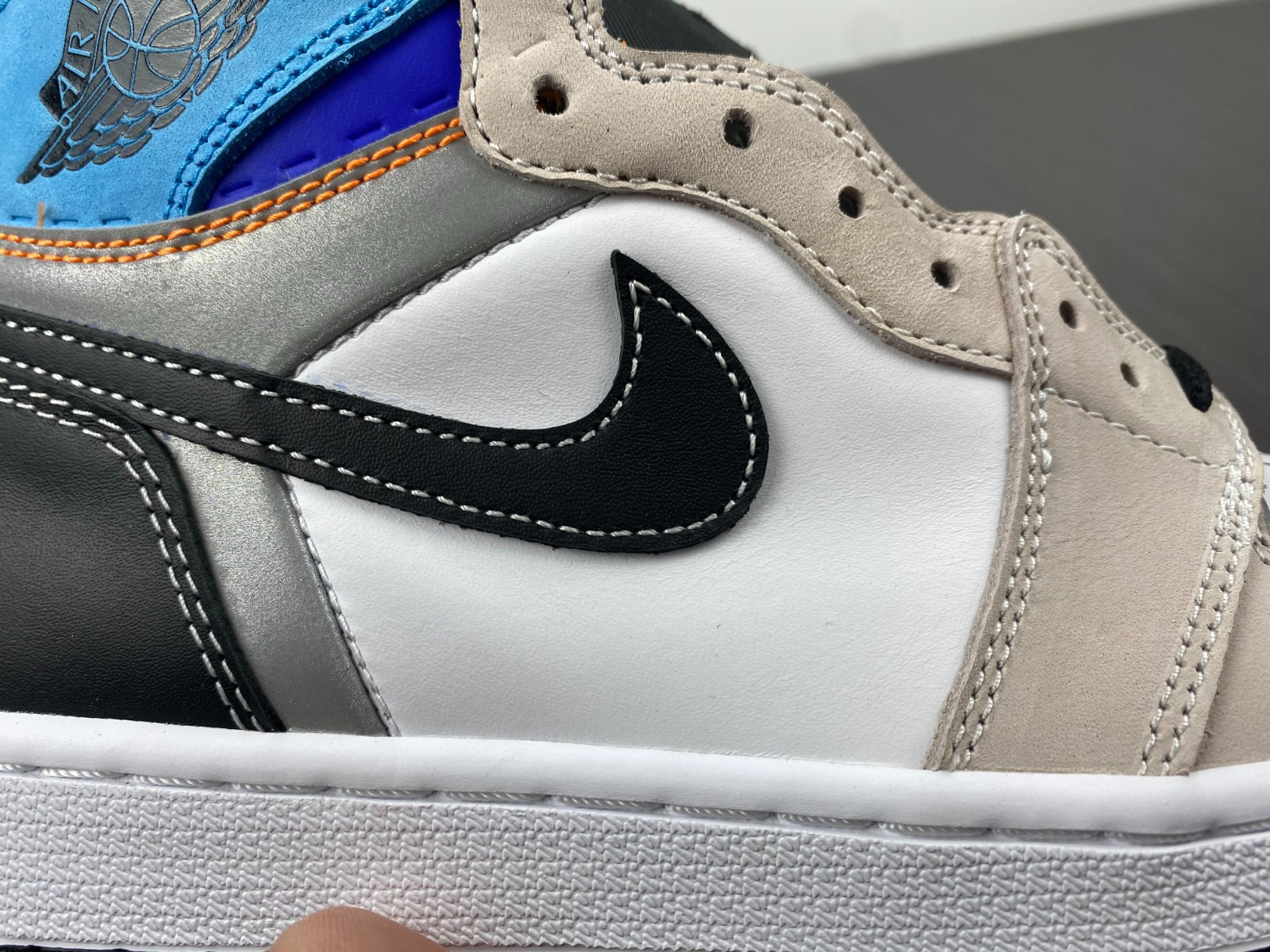 Air Jordan 1 High OG “Prototype” DC6515-100