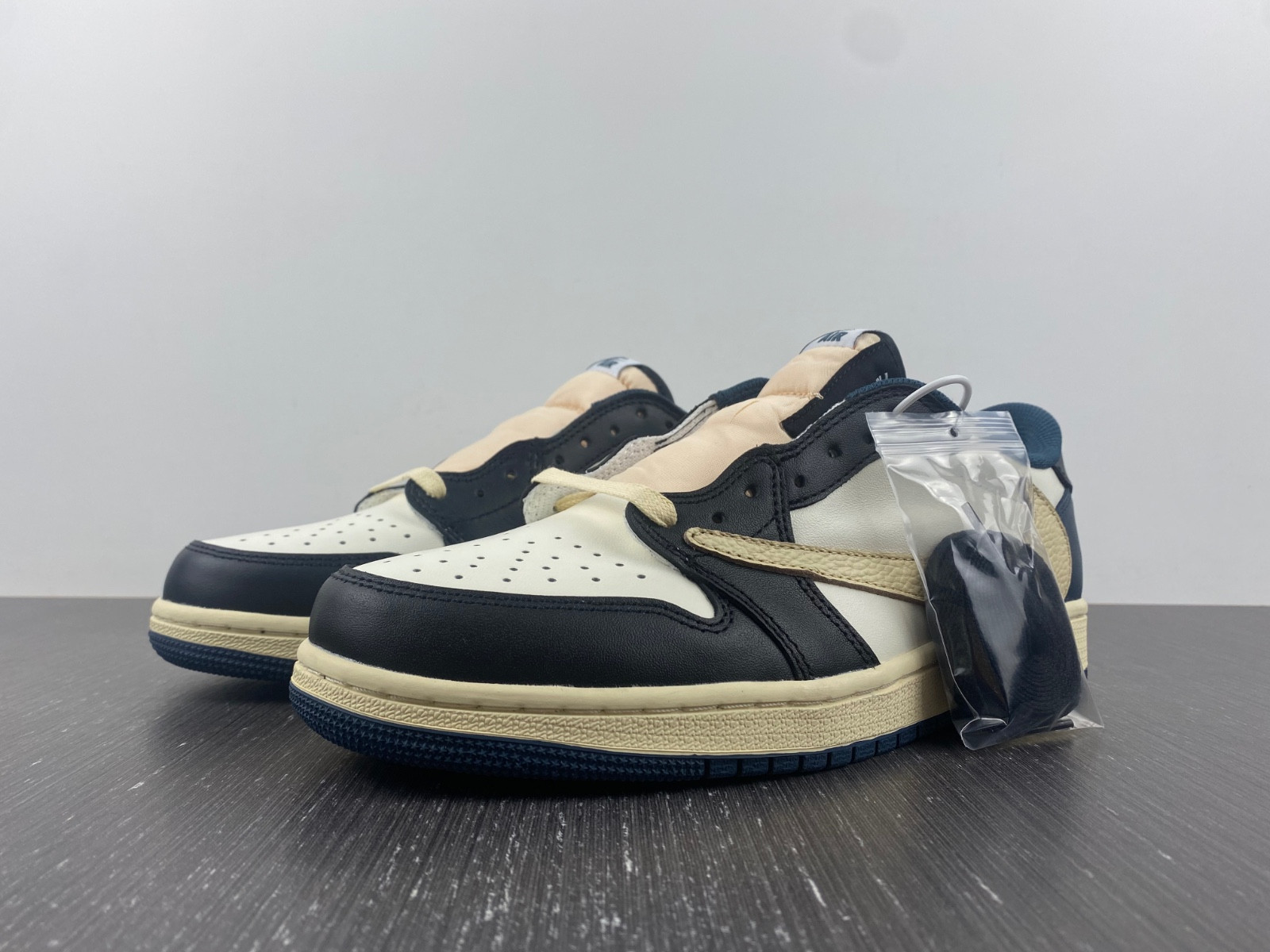 Air Jordan 1 Low DM7866-400