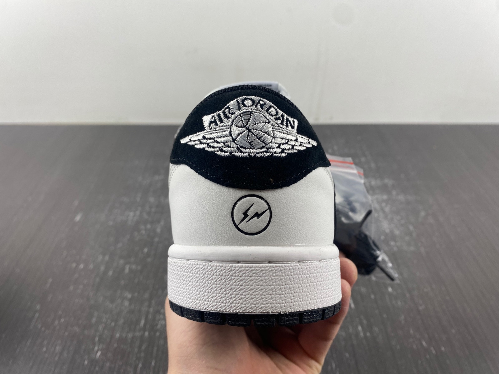 OFF-WHITE x Travis Scott x Air Jordan 1 OW DM7888-180