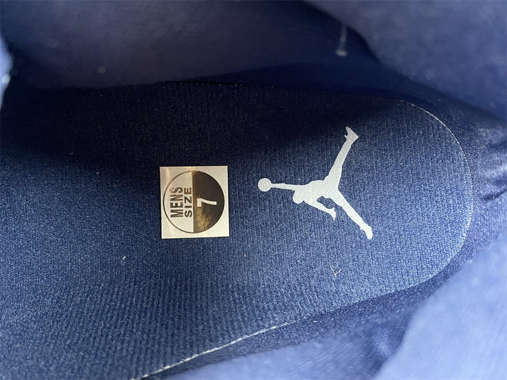 Air Jordan 11 Velvet WMNS “Midnight Navy” AR0715-441