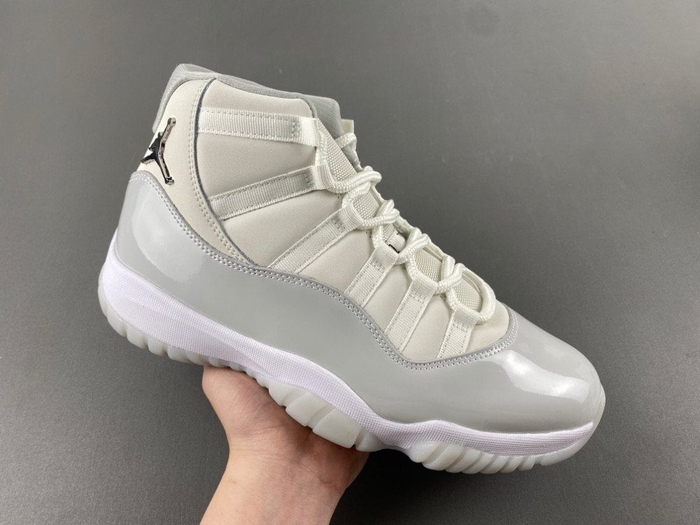 Air Jordan 11 AR0715-110