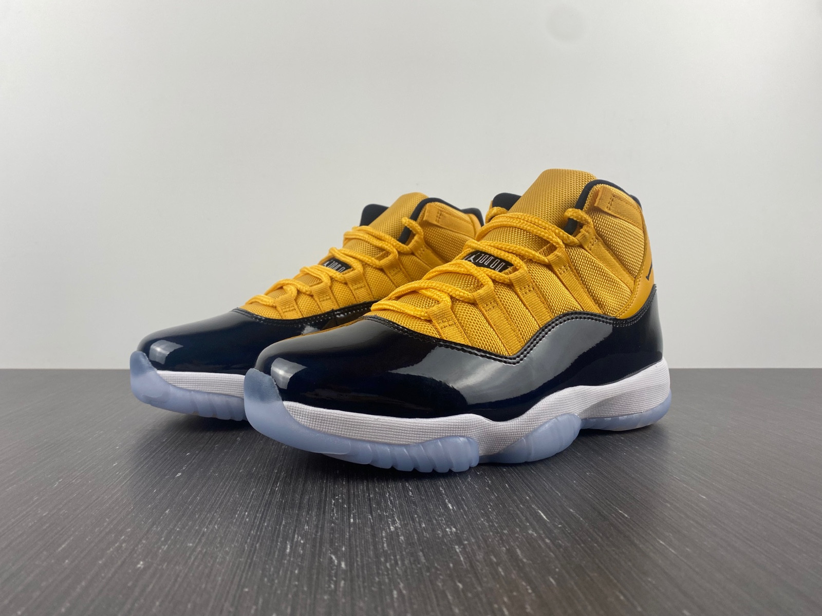 Air Jordan 11 CT8012-118