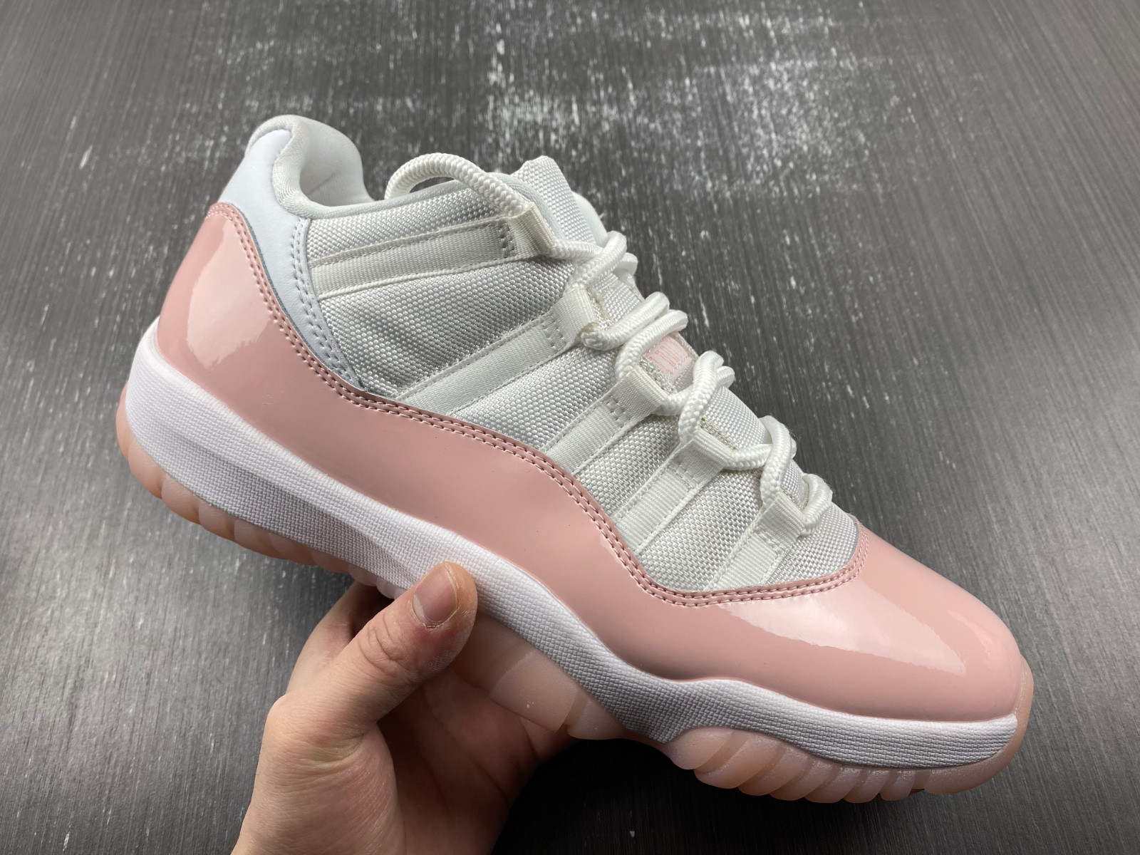 Air Jordan 11 Low WMNS “Legend Pink” AH7860-160
