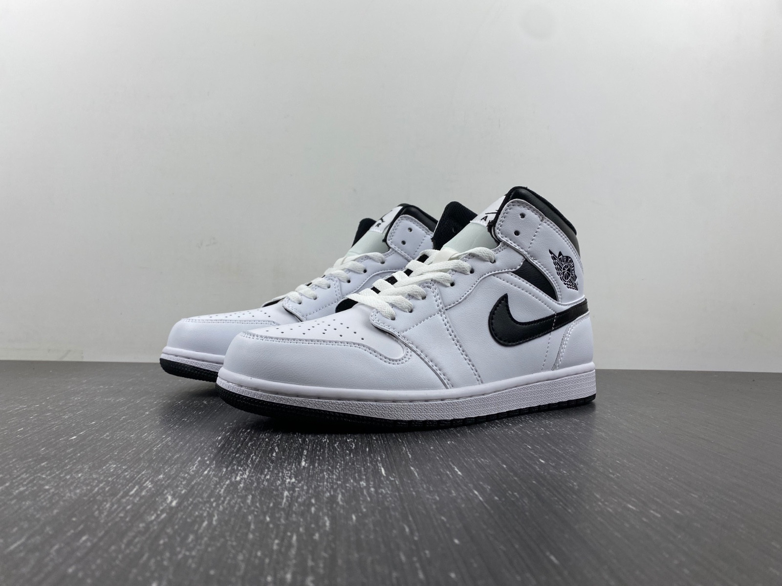 Air Jordan 1 Mid DQ8426-132