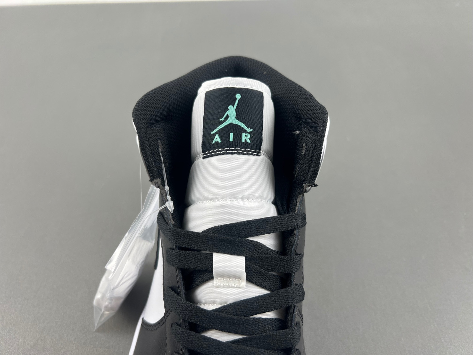 Air Jordan 1 Mid DQ8423-103