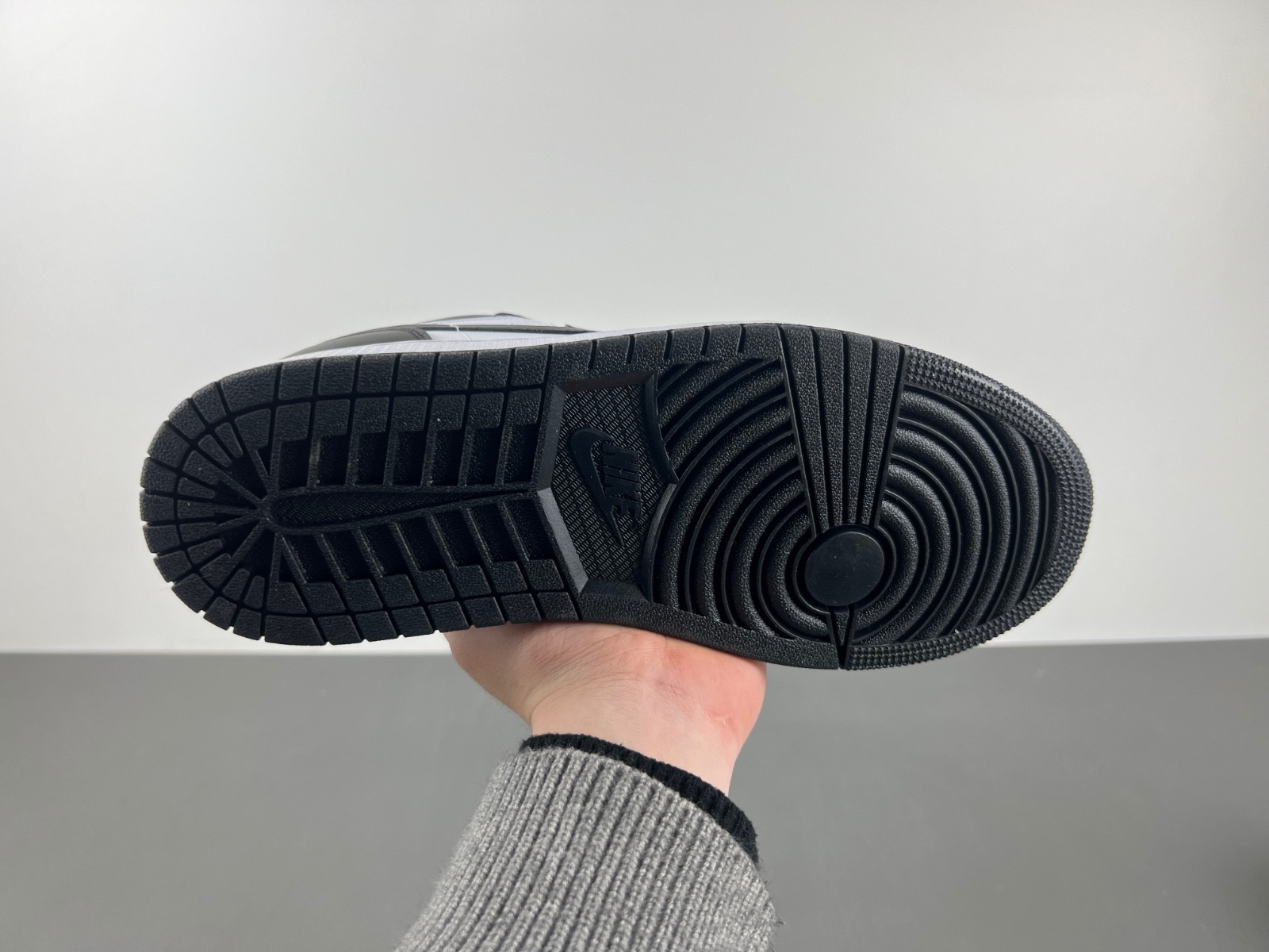 Air Jordan 1 Mid DQ8423-103