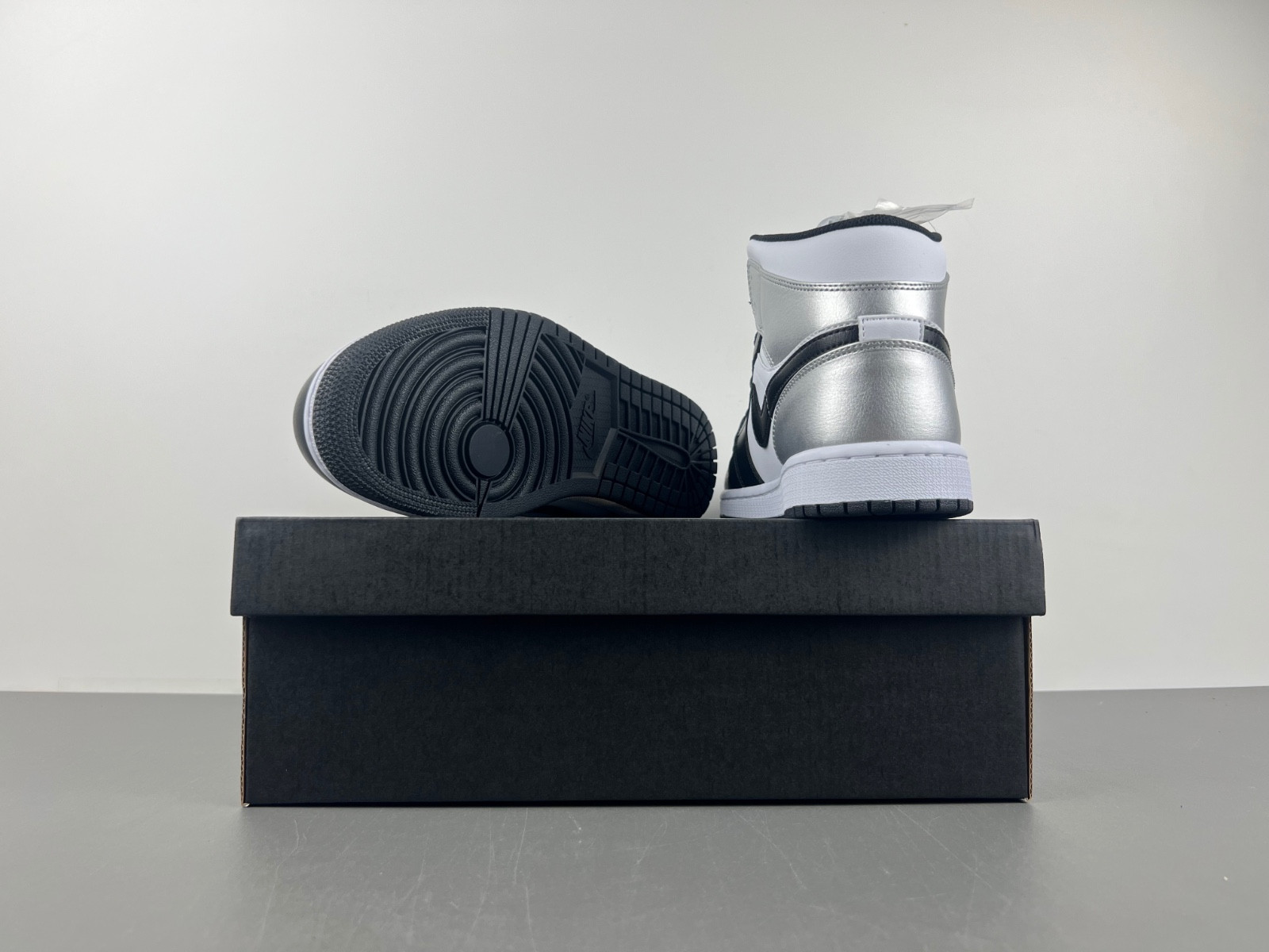 Air Jordan 1 Mid DQ8423-103