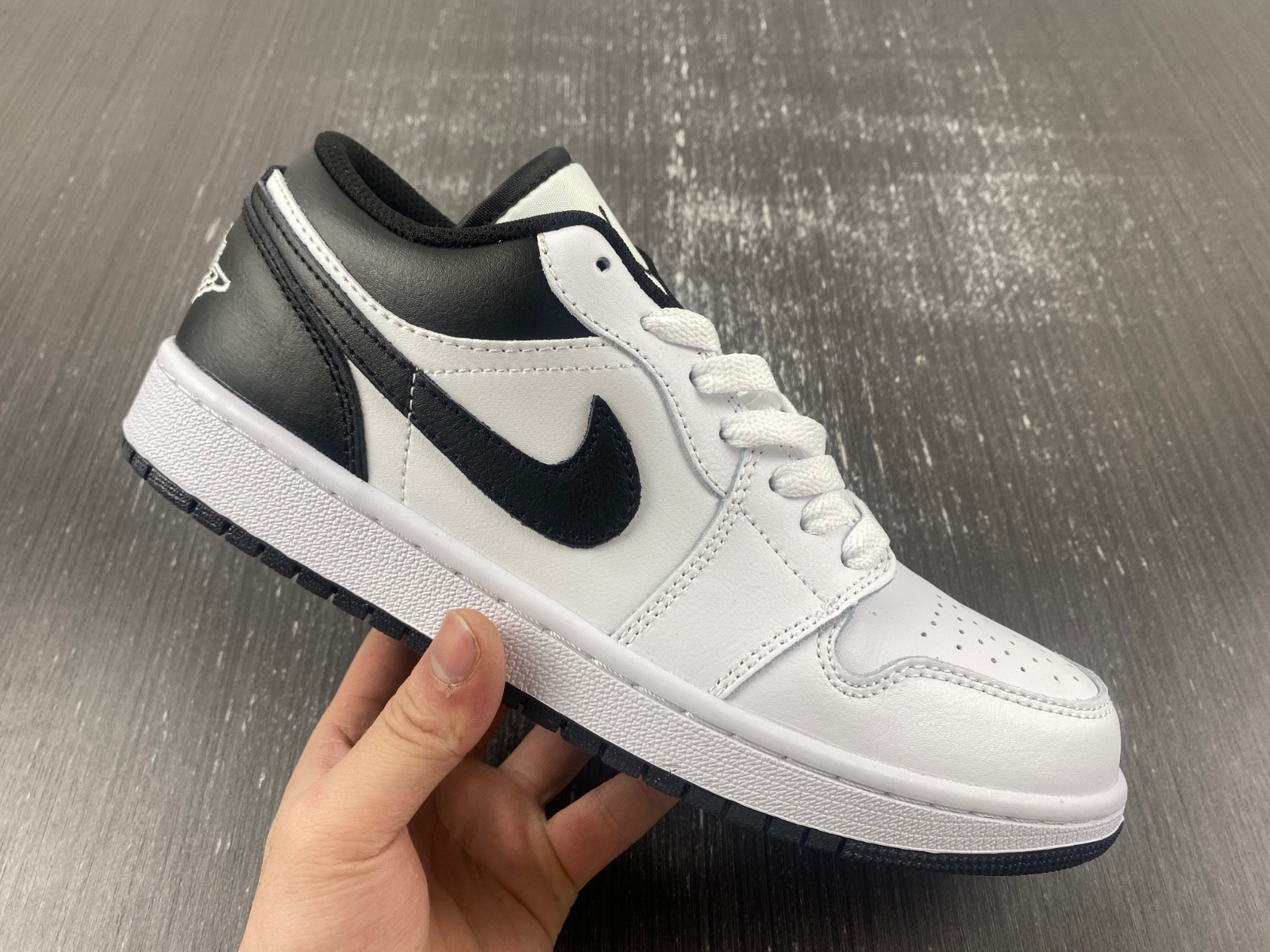 Air Jordan 1 Low 553558-132