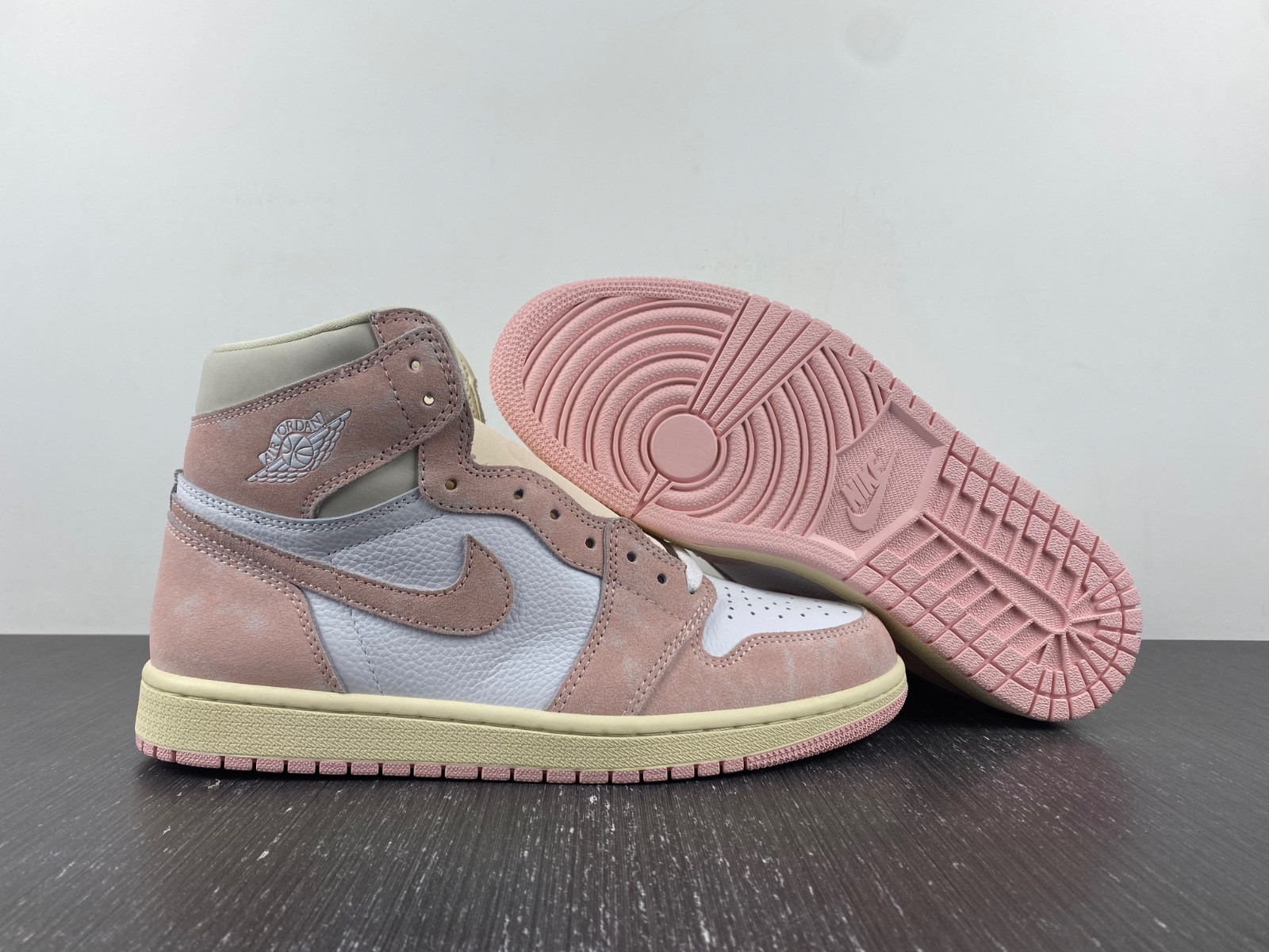 Air Jordan 1 High OG WMNS “Washed Pink” FD2596-600