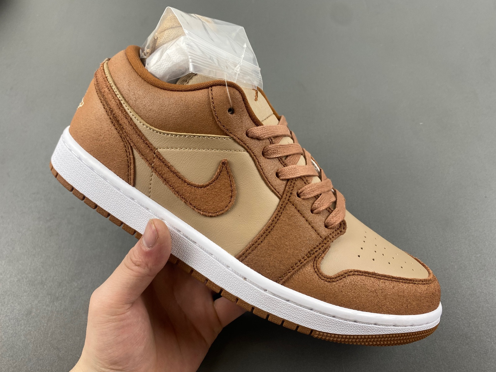 Air Jordan 1 Low FJ3453-200