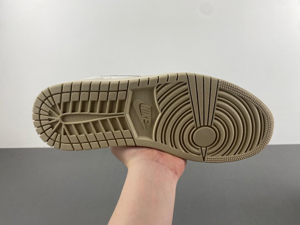 Air Jordan 1 DC0774-112