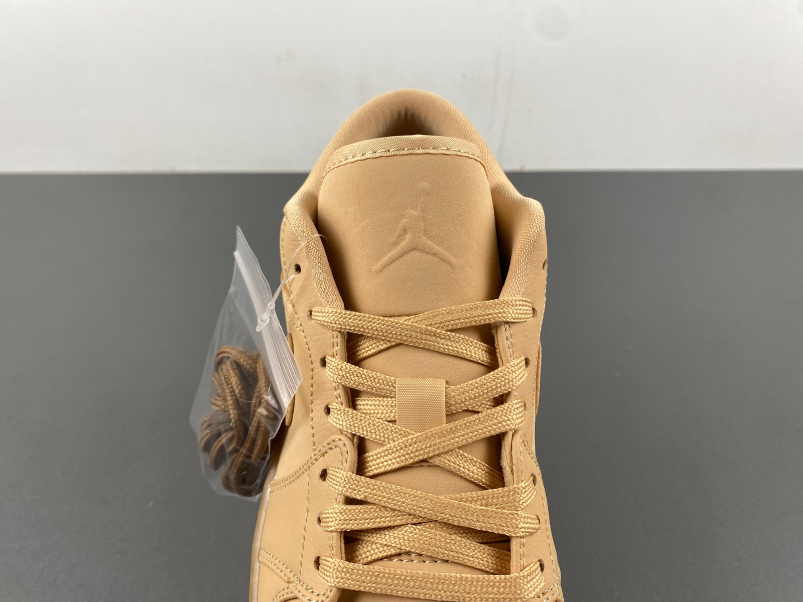 Air Jordan 1 Low WMNS “Pale Vanilla” FZ3972-294