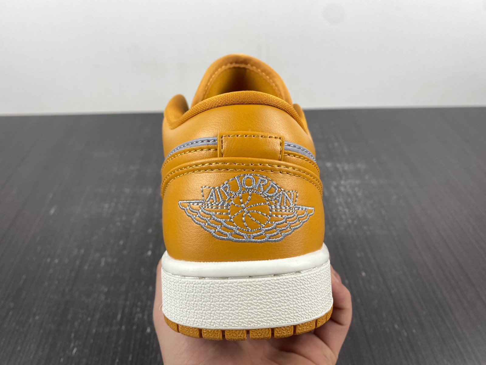 Air Jordan 1 Low DC0774-020