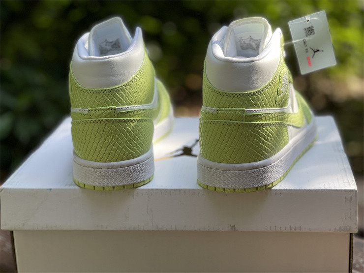 Air Jordan 1 Mid SE “Green Python” DV2959-113