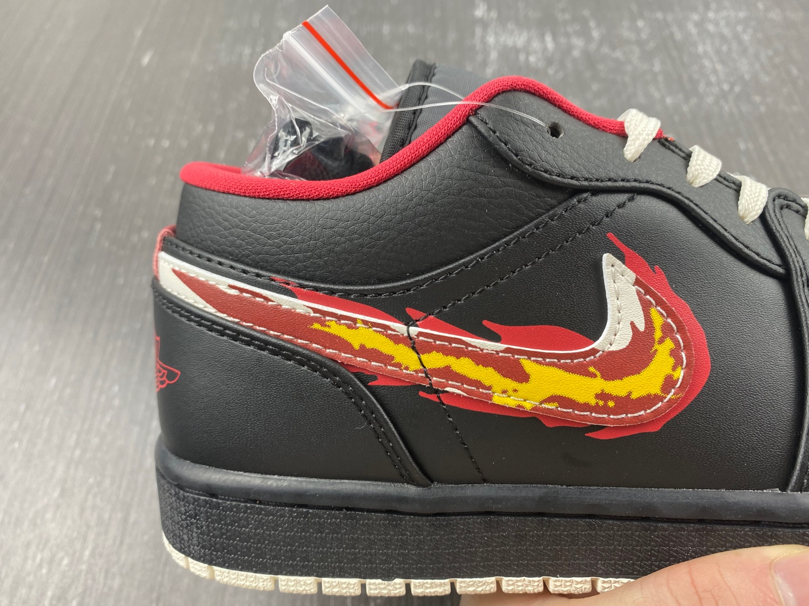Air Jordan 1 Low “Born To Fly” FJ7073-010