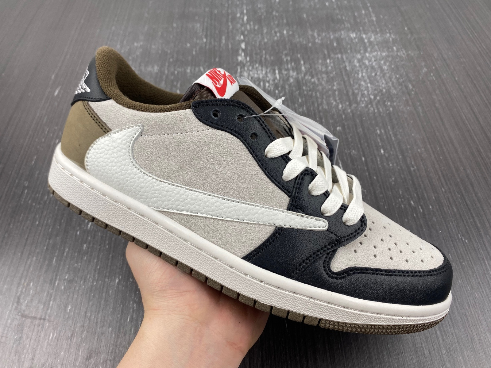 Travis Scott x Air Jordan 1 Low DM7866-902
