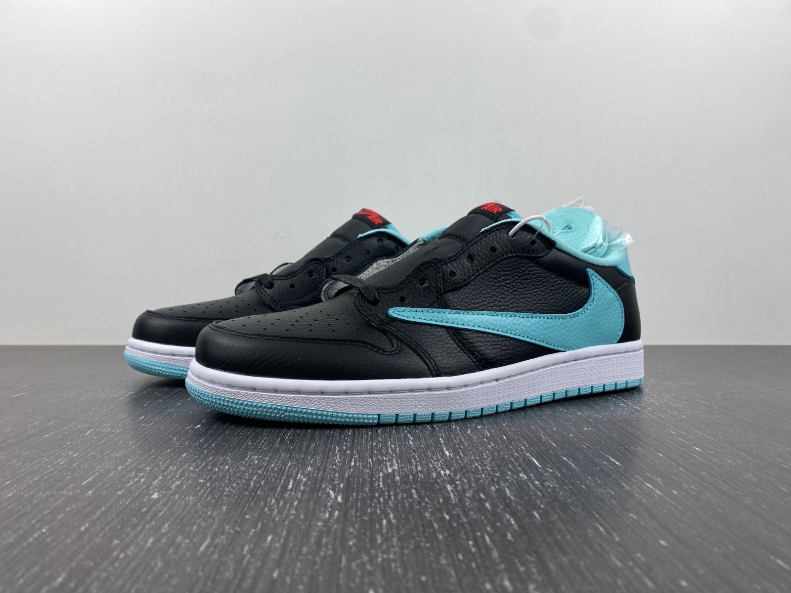 Travis Scott x Air Jordan 1 Low DM7866-701