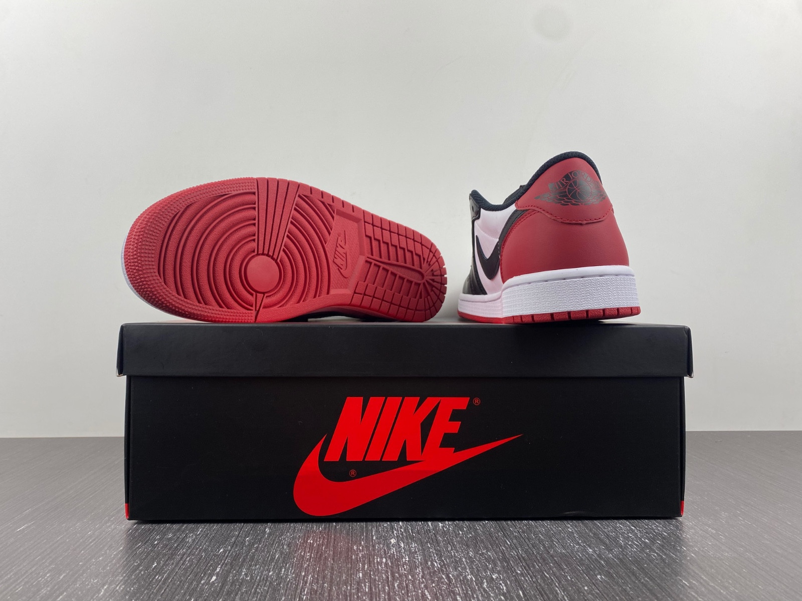 Air Jordan 1 Low OG “Black Toe” CZ0790-106