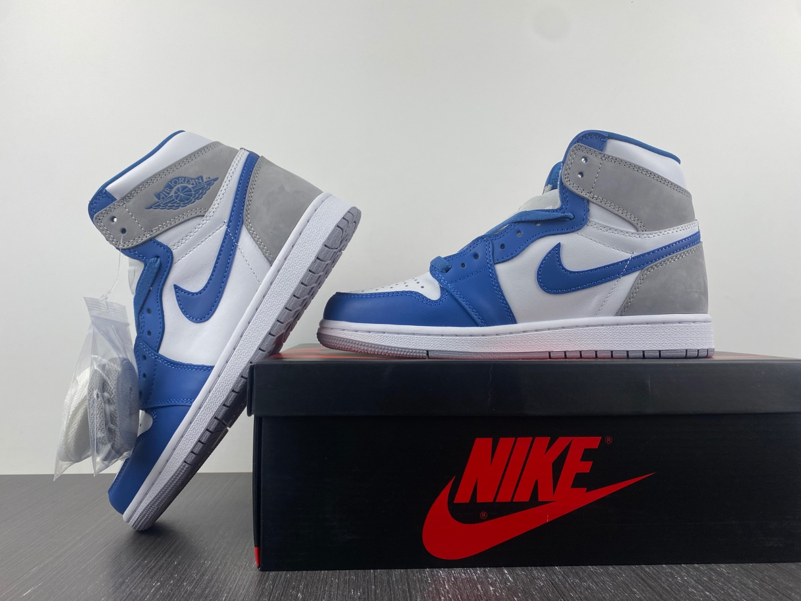 Air Jordan 1 High OG “True Blue” DZ5485-410