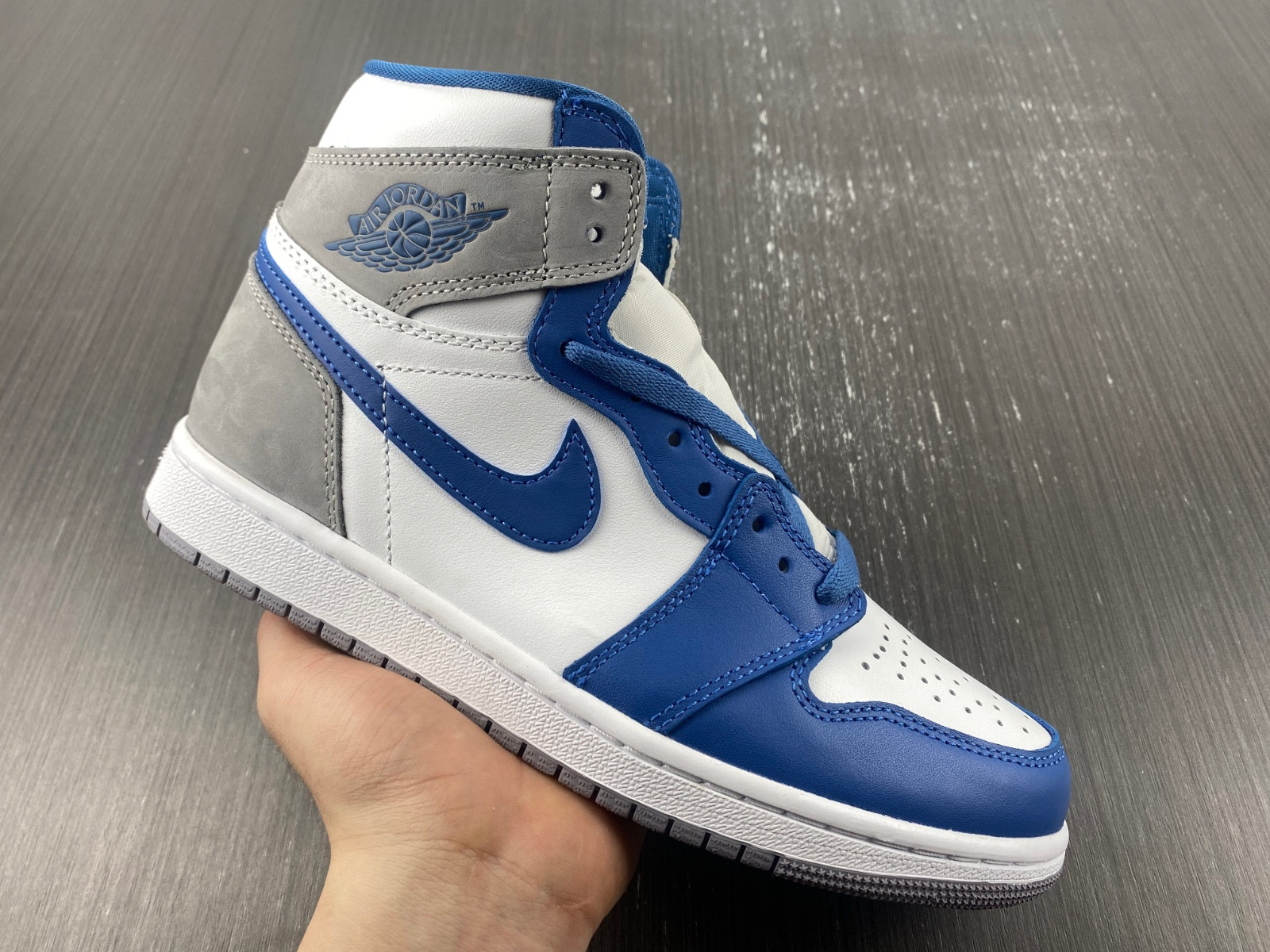 Air Jordan 1 High OG “True Blue” DZ5485-410
