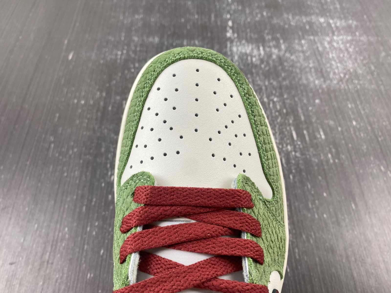 Air Jordan 1 Low OG “Year of the Dragon” FN3727-100