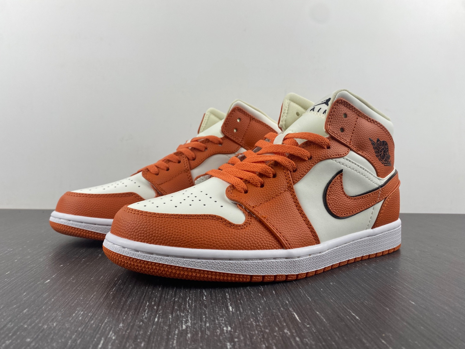 Jordan 1 Mid SE Sport Spice  DV1302-100